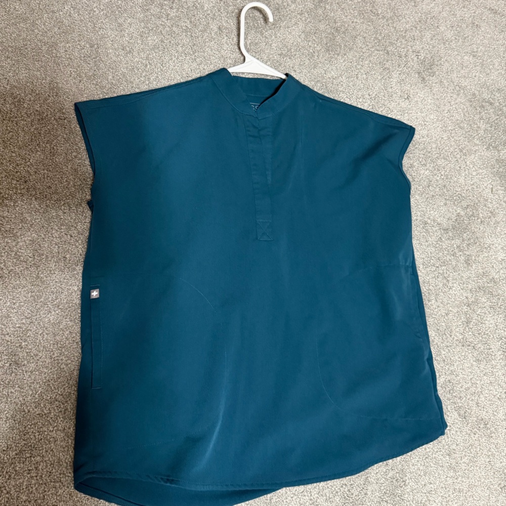 FIGS Caribbean Blue Rafaela Oversized Scrub Top